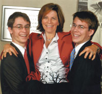 Samuels in 2009 with sons Ben (left) and Bobby (right).
