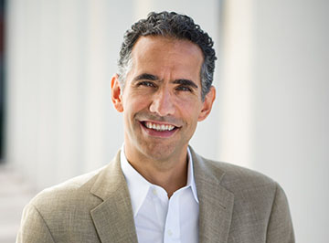 Esteban Rossi-Hansberg