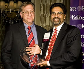Schaffner Award winner Avi Nash ’81 (left) with Robert Korajczyk, the Harry G. Guthmann Professor of Finance