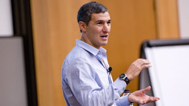 Honest Tea president and co-founder Seth Goldman encouraged Kellogg students to incorporate social responsibility into their business goals. “Think about where the real impact is, and don’t do it on the side,” he said. 