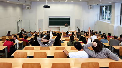 Stress of college norms can put first-generation students at academic disadvantage