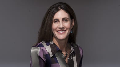 The Kellogg School of Management launched a Massive Open Online Course (MOOC) designed to teach aspiring managers how to develop and expand their leadership skills, design collaborative teams and craft winning negotiation strategies.   The course, “High Performance Collaboration: Leadership, Teamwork and Negotiation,” launched Oct. 19 and is taught by Leigh Thompson, the J. Jay Gerber Professor of Dispute Resolution & Organizations and director of the Kellogg Team and Group Research Center. 