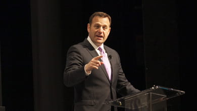 7-Eleven President and CEO Joe DePinto '99 helps kick off the school’s inaugural Kellogg on Growth Forum.