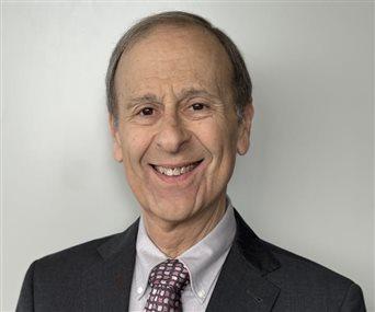 Headshot of Joel Shalowitz, faculty at the Kellogg School of Management