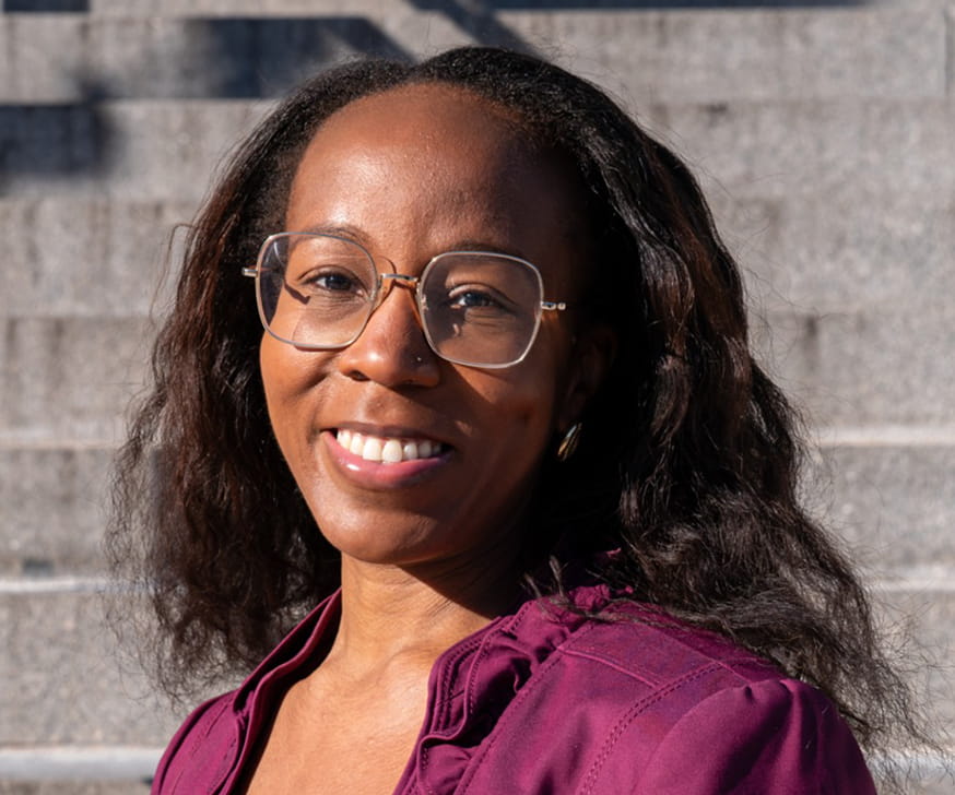 Portrait of Lesley Warner, Faculty at the Kellogg School of Management