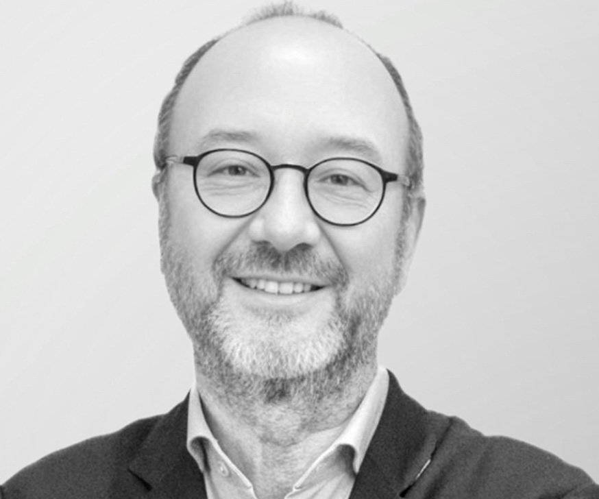 Nicolas Hollanders, Faculty at the Kellogg School of Management