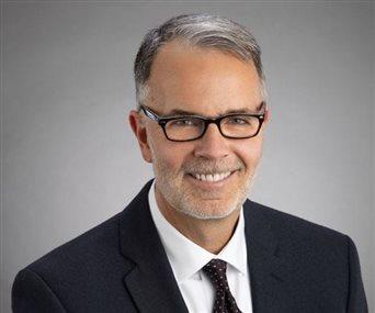 Portrait of Stephen Vivian, Faculty at the Kellogg School of Management