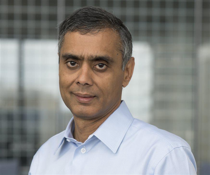 Headshot of Venkat Atluri, faculty at the Kellogg School of Management