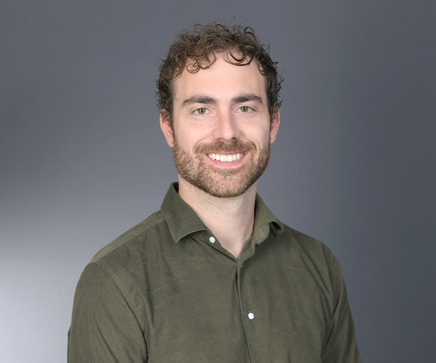 Portrait of William Brady, Faculty at the Kellogg School of Management