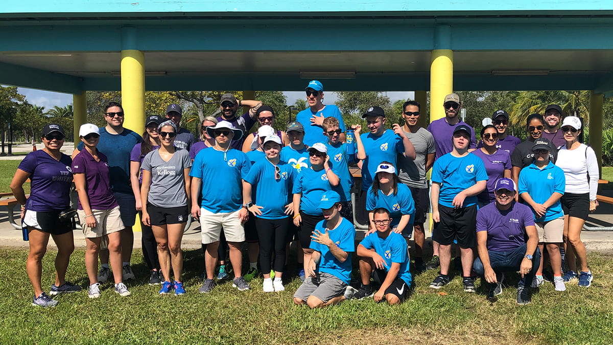 Kellogg Miami EMBA Cohorts and Staff Join Forces with The Miami Learning Experience School to Help Protect Florida’s Ocean Life.