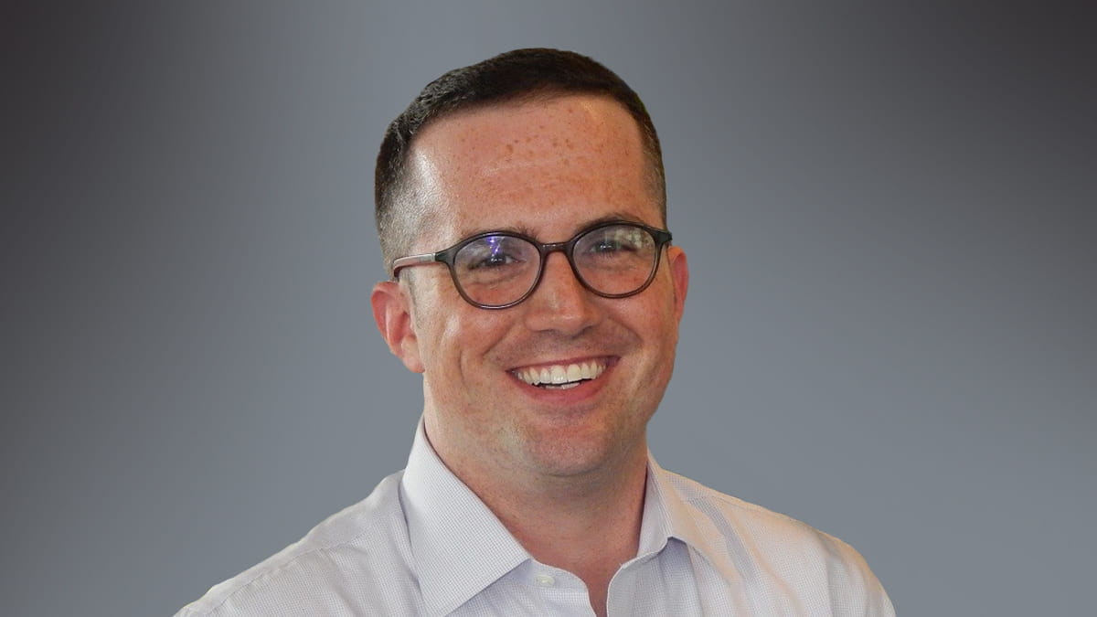 Kellogg alumnus, Micah Joselow (2Y 2020), shares how he made the successful career pivot to consulting due to the pay-it-forward culture of Kellogg.