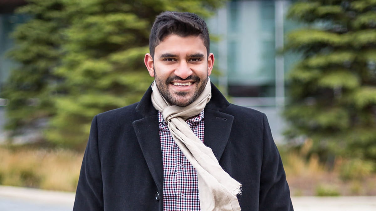 Hear how Raj Kamaria (2Y, 2022) chooses to make an impact, including leading an effort to set up a field hospital to serve Covid patients in India.