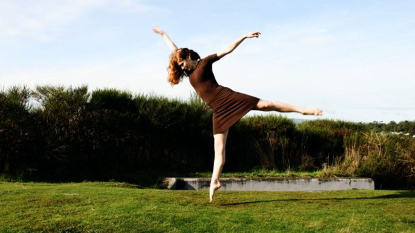 A former competitive dancer, assistant professor Tessa Charlesworth now teaches students at Kellogg tackling the questions of how and why our thoughts (beliefs) and feelings (attitudes) change over time.