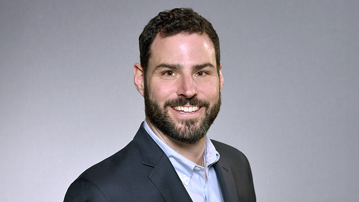 An award-winning professor, David Schonthal teaches strategy, innovation and entrepreneurship with courses on new venture creation, design thinking, healthcare innovation and creativity.