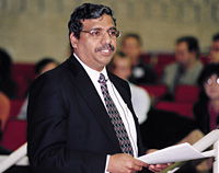 Dean Dipak Jain teaching.