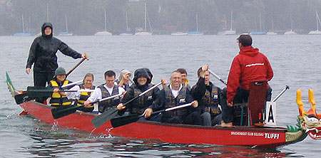 Members of the Kellogg Alumni Club of Switzerland competed in a September boat race.